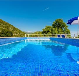 2 bedroom villa with pool and mountain views near Orašac, sleeps 4